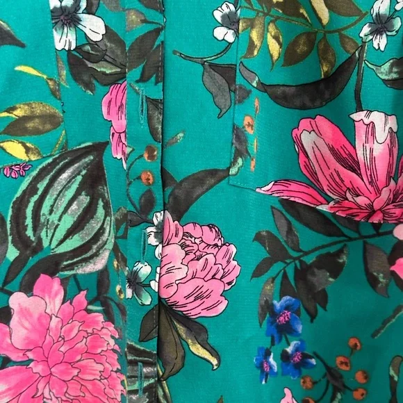 [•Express•] Floral Sleeveless Green Top - Picture 5 of 6